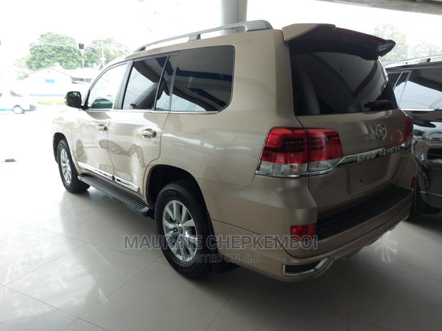 Toyota Land Cruiser 2016 4.6 V8 ZX Gold
