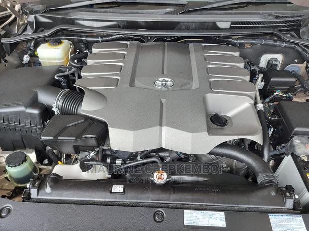 Toyota Land Cruiser 2016 4.6 V8 ZX Gold