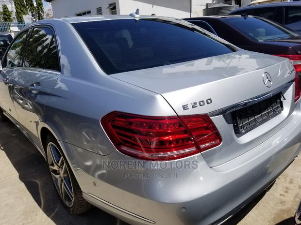Mercedes-Benz E200 2014 - Sleek Silver Sedan Available