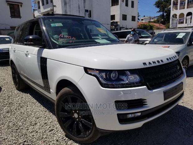 2014 Land Rover Evoque in White - Pre-Owned Vehicle
