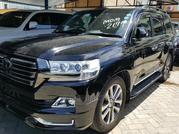 2016 Toyota Prado Land Cruiser: Powerful SUV for Adventure Seekers