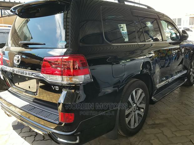 2016 Toyota Prado Land Cruiser: Powerful SUV for Adventure Seekers