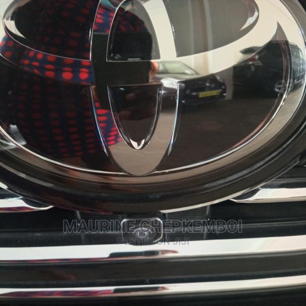 Toyota Land Cruiser 2017 4.6 V8 ZX Black