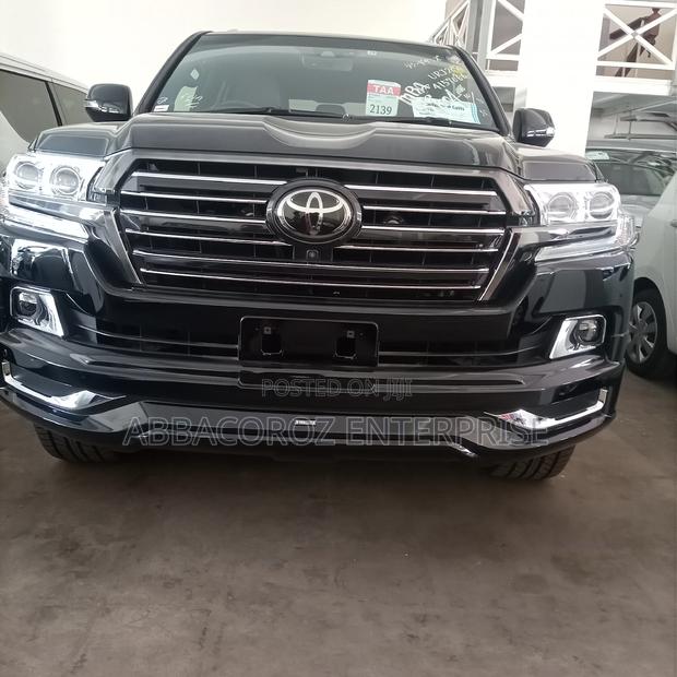 Toyota Land Cruiser 2017 4.6 V8 ZX Black