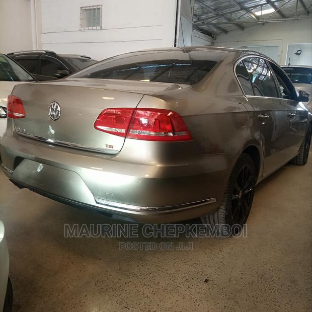 Volkswagen Passat 2014 Gold