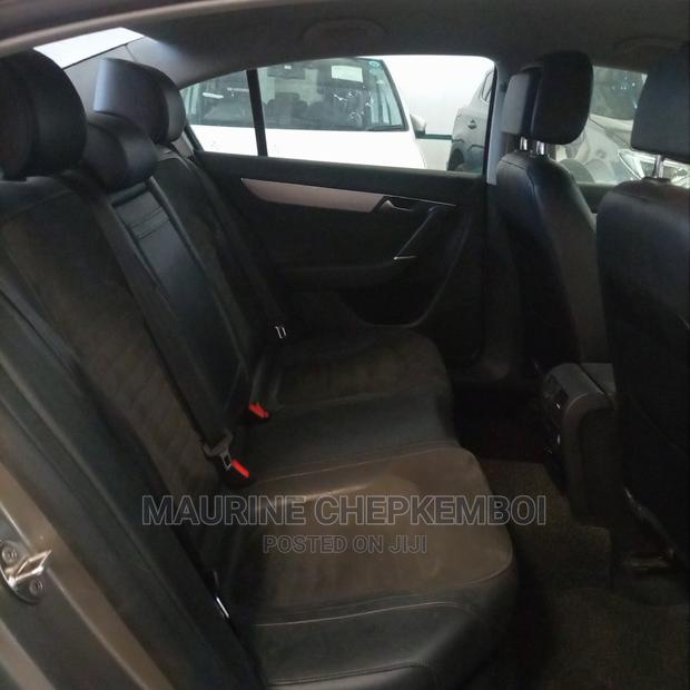 Volkswagen Passat 2014 Gold