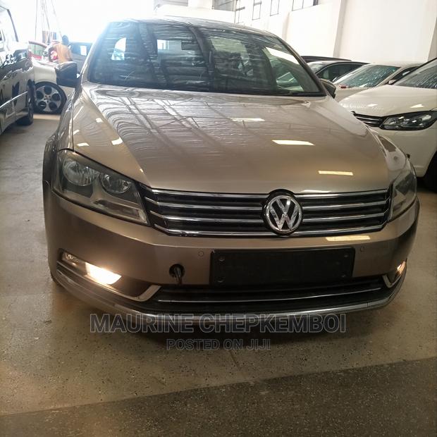 Volkswagen Passat 2014 Gold