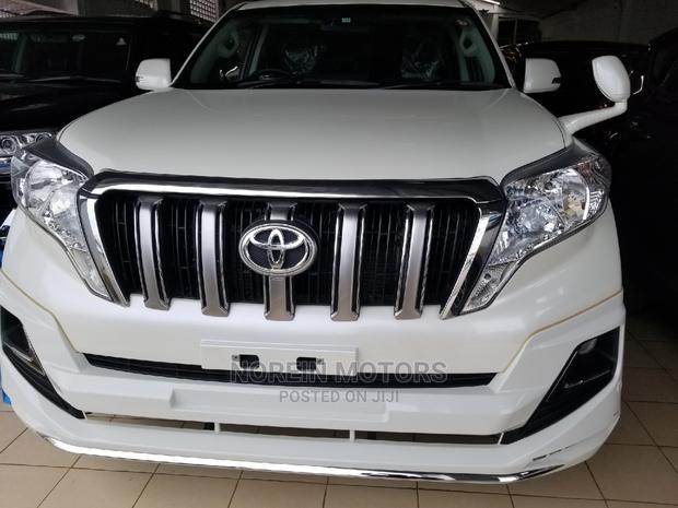 2017 Toyota Land Cruiser Prado 4x4: Elevate Your Off-Road Experience
