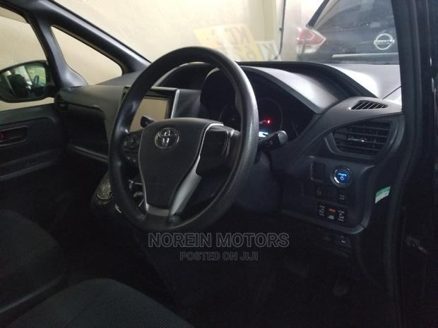 New 2015 Toyota Voxy Black: Premium MPV Offer
