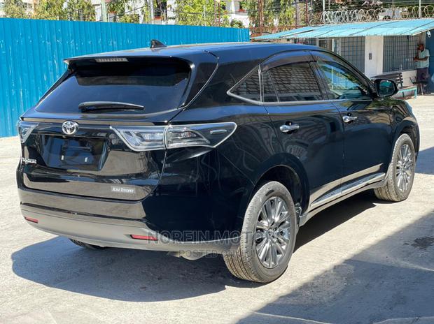 2014 Toyota Harrier: Elevate Your Driving Experience with Style and Power