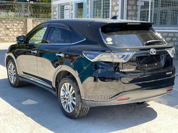 2014 Toyota Harrier: Elevate Your Driving Experience with Style and Power