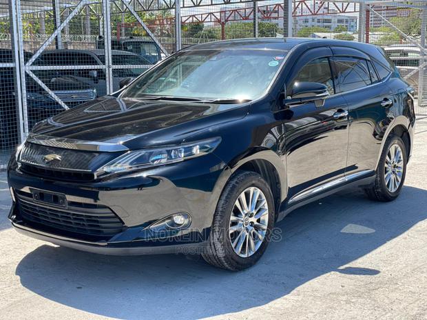 2014 Toyota Harrier: Elevate Your Driving Experience with Style and Power