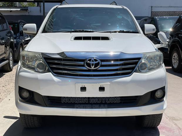 2014 Toyota Fortuner White - Premium Package