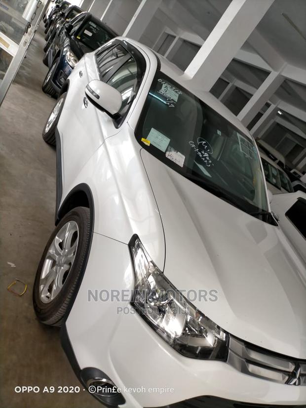 2015 Mitsubishi Outlander in White: Quality Pre-Owned SUV
