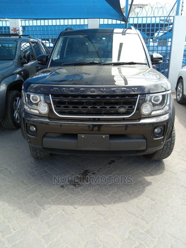 New 2015 Land Rover Discovery: Black Edition Available Now