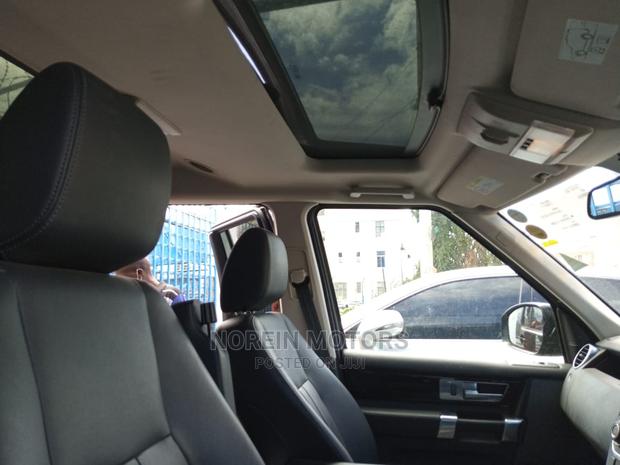 New 2015 Land Rover Discovery: Black Edition Available Now