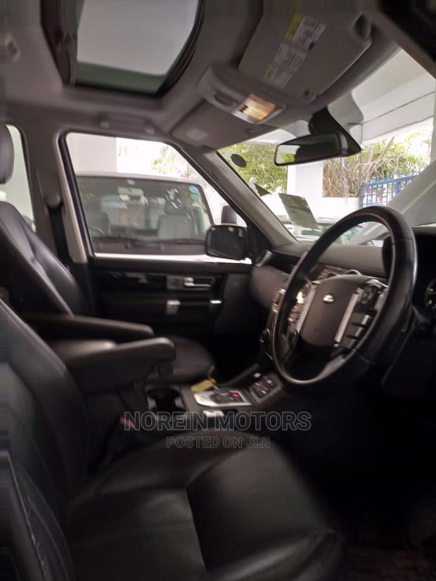 New 2015 Land Rover Discovery: Black Edition Available Now
