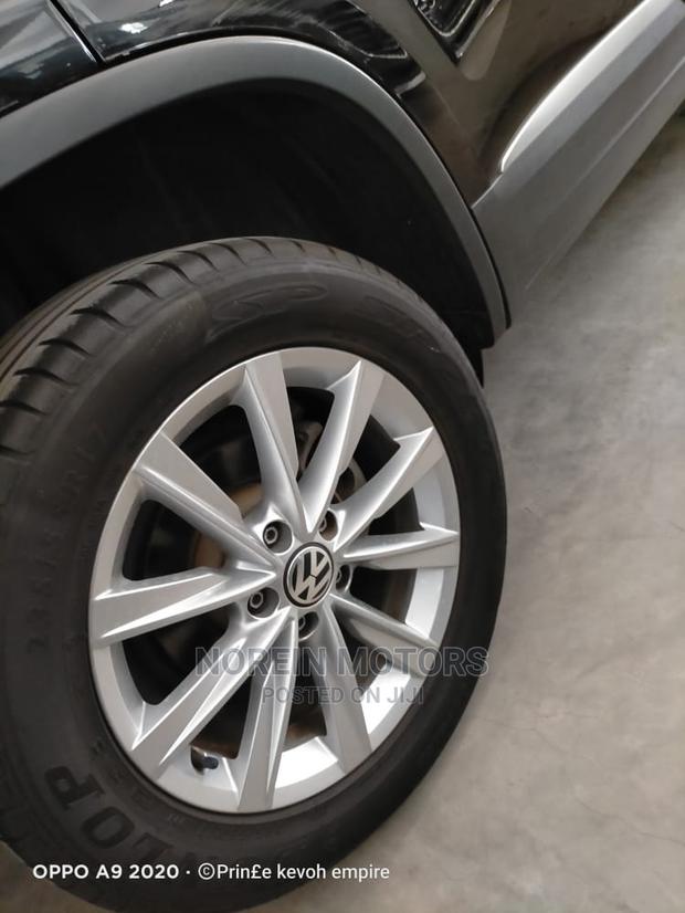 Pre-owned 2015 Volkswagen Tiguan Black - Stylish and Reliable SUV