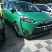Toyota Sienta 2014 Green for sale