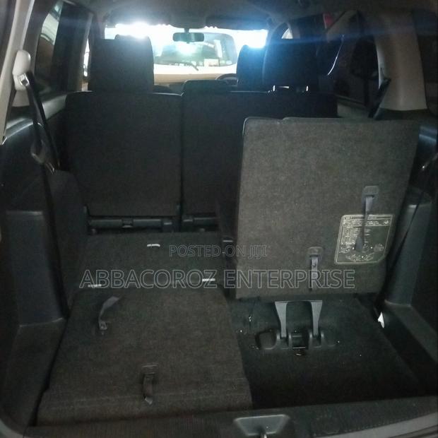 Toyota ISIS 2014 Black