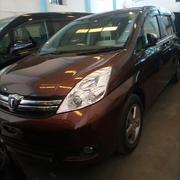 Toyota ISIS 2014 Brown for sale