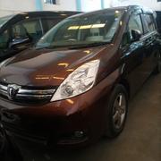 Toyota ISIS 2014 Brown for sale
