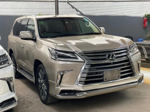 Lexus LX 2016 Gold