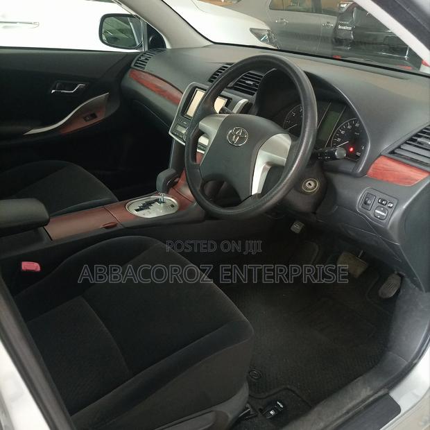 Toyota Premio 2014 Silver