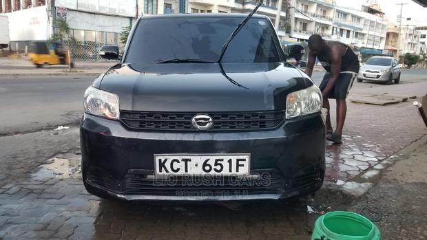 Black 2012 Toyota Corolla Rumion - Stylish and Reliable