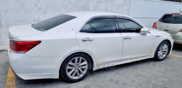 Used 2014 Toyota Crown White: Affordable Luxury Sedan
