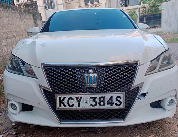 Used 2014 Toyota Crown White: Affordable Luxury Sedan