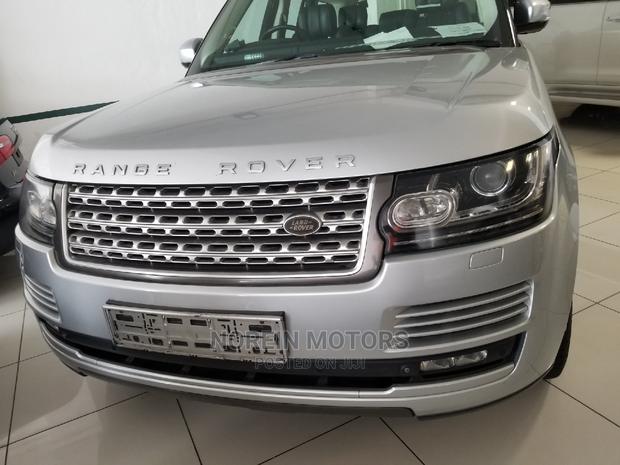 Premium 2015 Land Rover Range Rover Vogue in Silver - Top Quality SUV