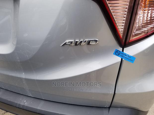 2014 Honda Vezel Silver: Compact SUV with Luxury Features