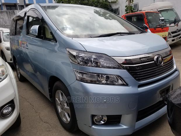 Used 2014 Toyota Vellfire Blue: Spacious Minivan