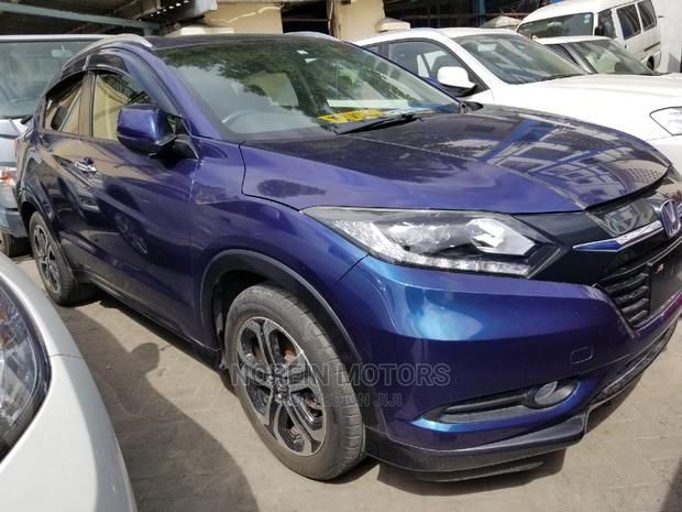 Blue 2014 Honda Vezel: Achieve Style and Comfort