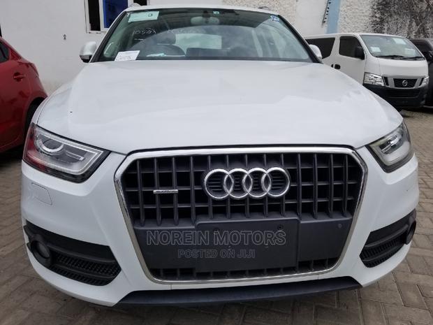 Audi Q3 2015 - White Edition Compact Luxury SUV