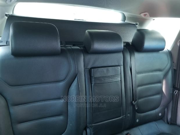 Volkswagen Touareg 2014: Spacious and Comfortable SUV