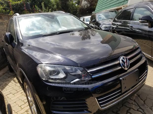 Black Volkswagen Touareg 2014: Sleek & Stylish SUV