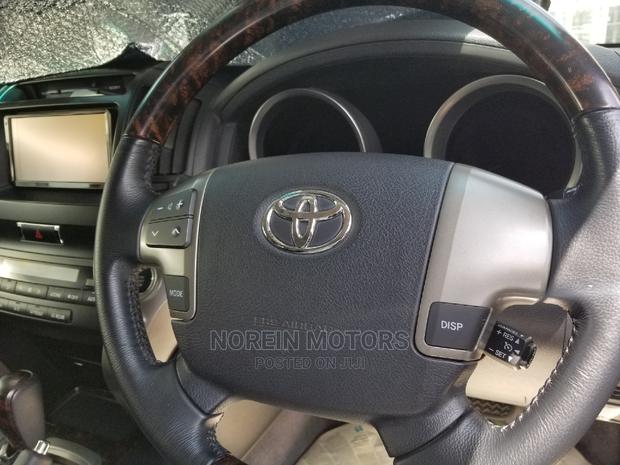 2014 Toyota Land Cruiser: Enjoy the Journey in Comfort & Style
