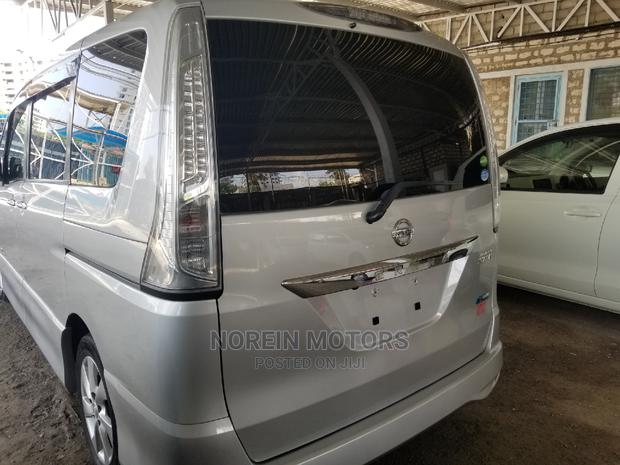 Nissan Serena 2015 - Luxury Silver Edition