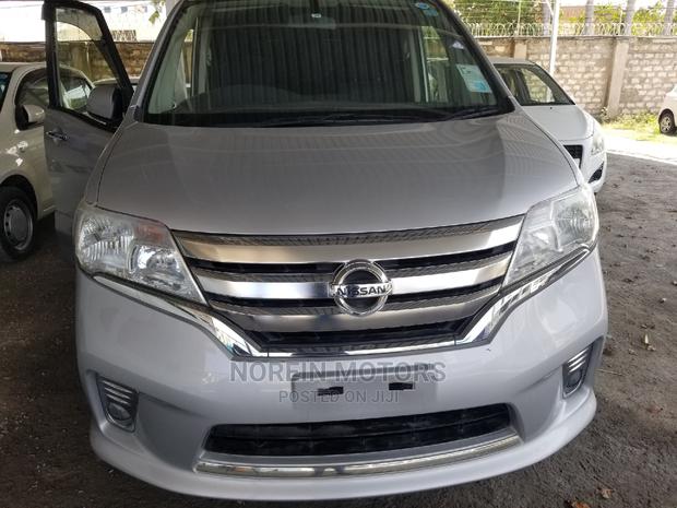 Nissan Serena 2015 - Luxury Silver Edition