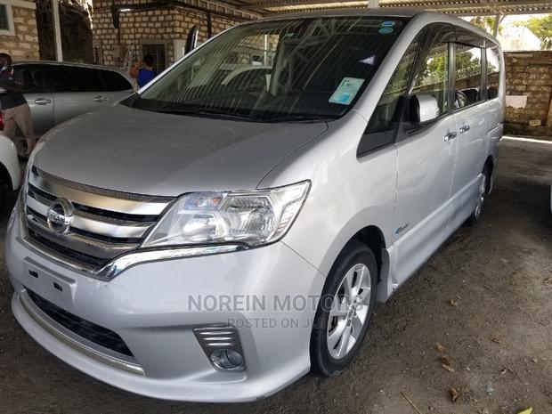 Nissan Serena 2015 - Luxury Silver Edition
