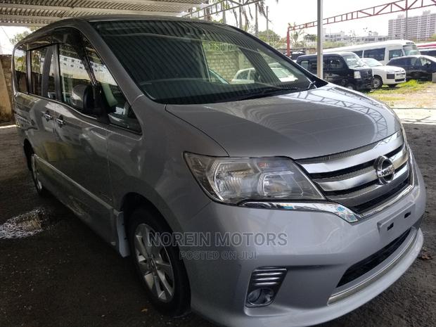 Nissan Serena 2015 - Luxury Silver Edition