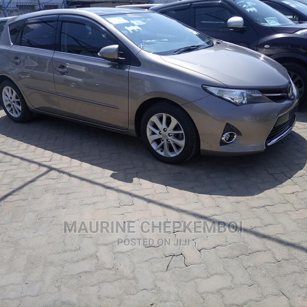 Toyota Auris 2015 Gray