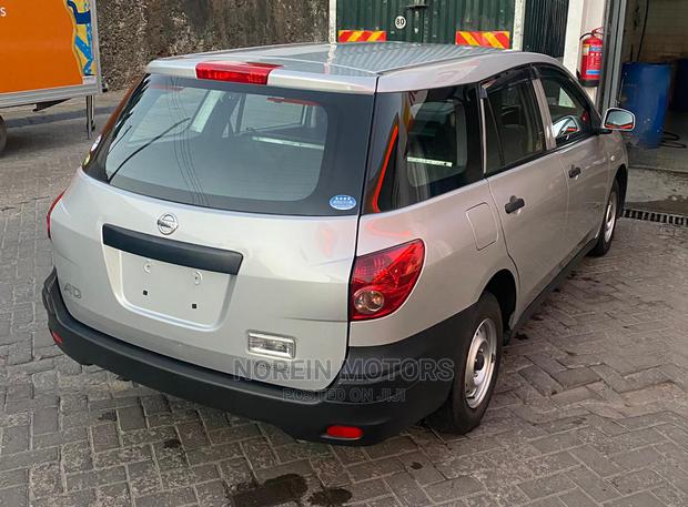2015 Silver Nissan Advan: Agile and Attractive