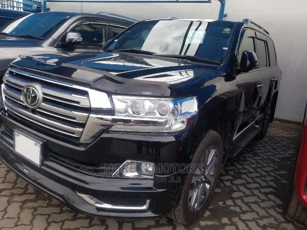 2015 Land Cruiser Toyota: Unparalleled Performance and Comfort
