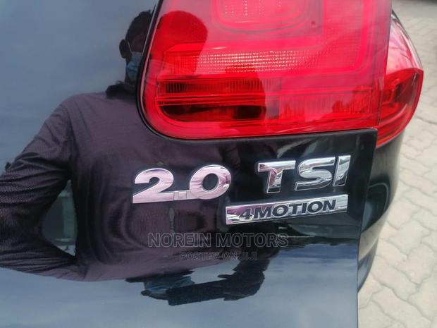 Volkswagen Tiguan 2015 in Black color - Used