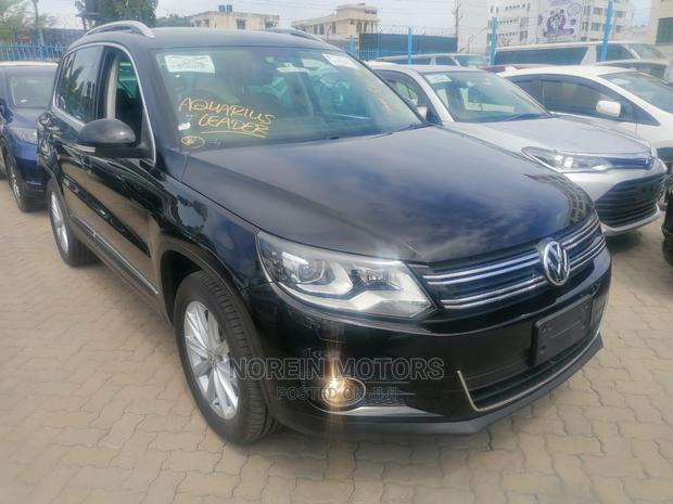 Volkswagen Tiguan 2015 in Black color - Used