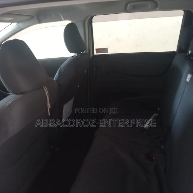 Toyota Sienta 2015 Pearl