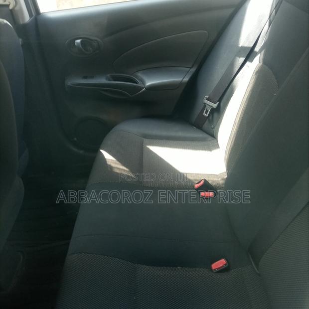 Nissan Tiida 2015 Silver